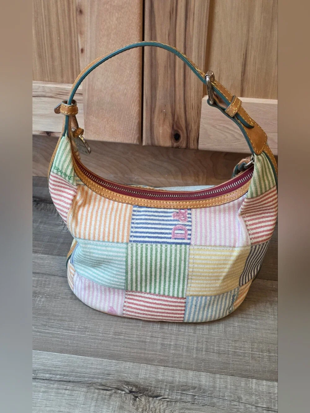 Dooney & Bourke super cute